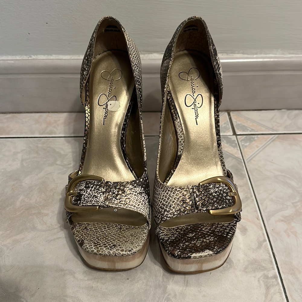 Jessica Simpson- Platform Heels